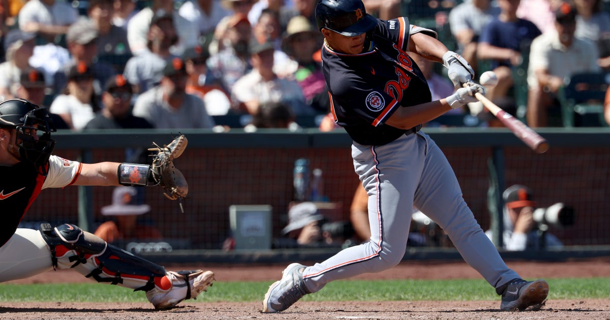 Lee's pinch-hit single in 10th helps Detroit Tigers beat San Francisco Giants 3-1