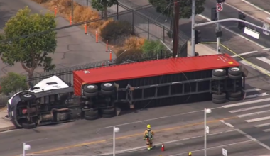 Overturned big rig takes down power lines in Pacoima – NBC Los Angeles