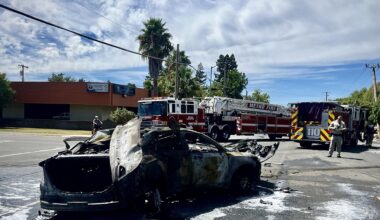 1 dead, 1 injured in fiery Sacramento single-vehicle crash