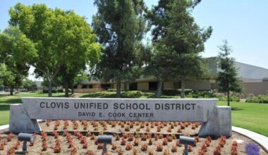 Clovis Unified teachers file petition to unionize