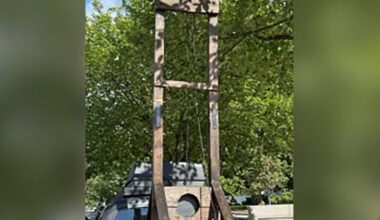 Man arrested near US Capitol after driving from California with a guillotine in his truckbed – WTOP News