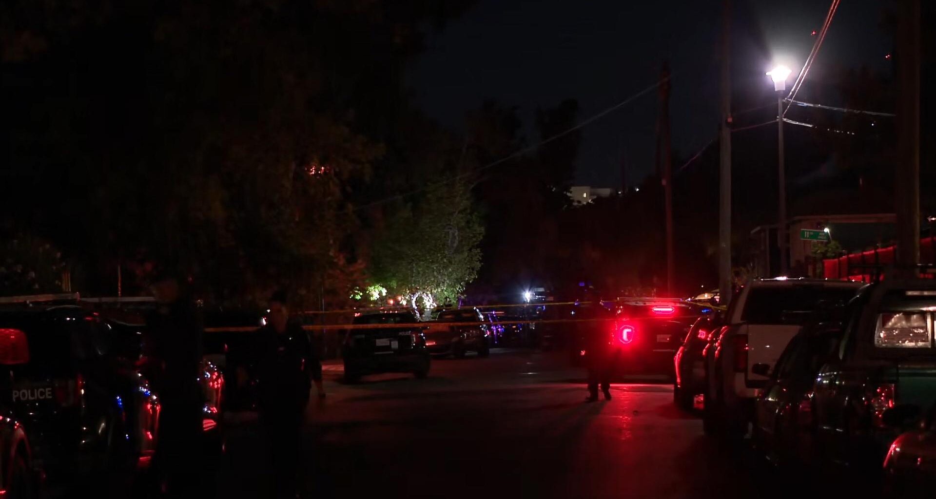 Sacramento police negotiate with possible armed suspect in ongoing standoff in Oak Park