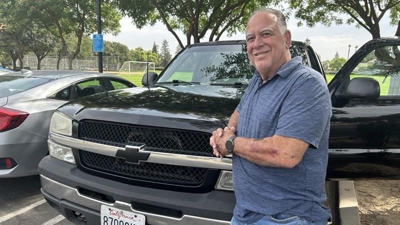 Fresno driver’s million-mile milestone comes with an odometer glitch, stuck at 999,999. (Photo: FOX26 News Reporter Mayra Franco)