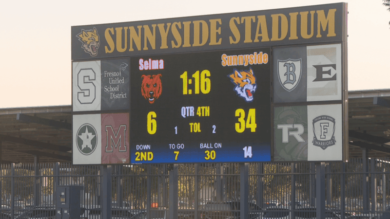 The JV team won its first game of the season (PHOTO: PHOTOJOURNALIST RONNIE GERBER).
