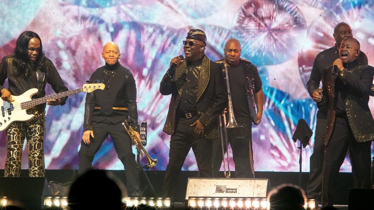 Earth, Wind and Fire perform onstage at Arena Monterrey.