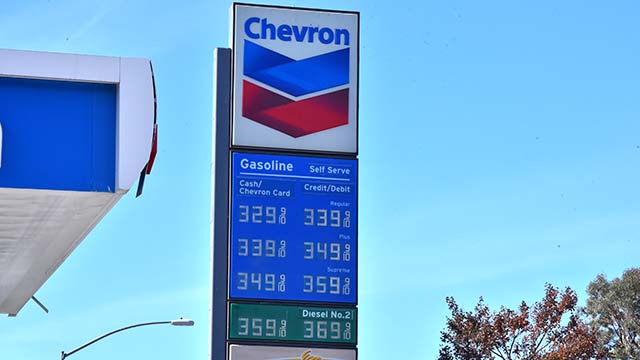 Gas prices around SD County rise for 12th straight day