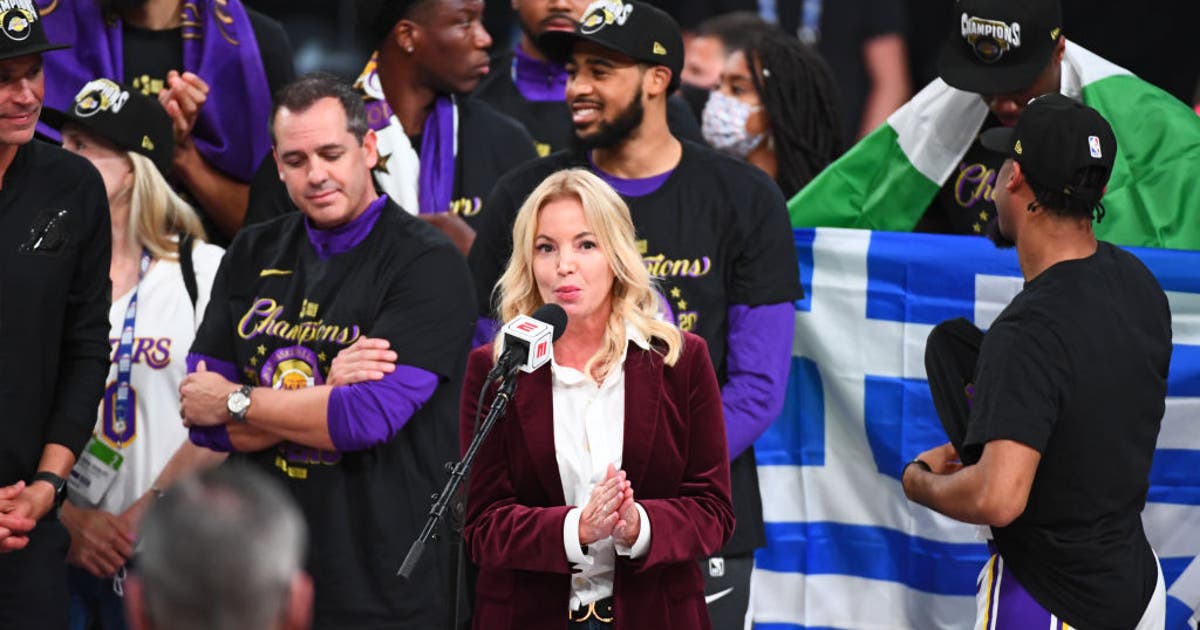 Jeanie Buss challenges siblings over sale of remaining stake in Lakers: reports