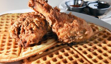 Oakland's Home of Chicken and Waffles closing
