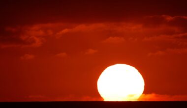 Southern California's heat wave set to peak Wednesday, forecasters say