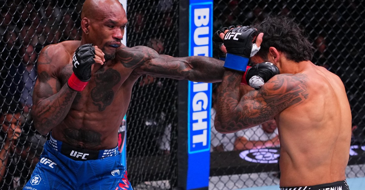 Highlights! Jamall Emmers upsets Lerryan Douglas in shocking first-round knockout | UFC Sacramento