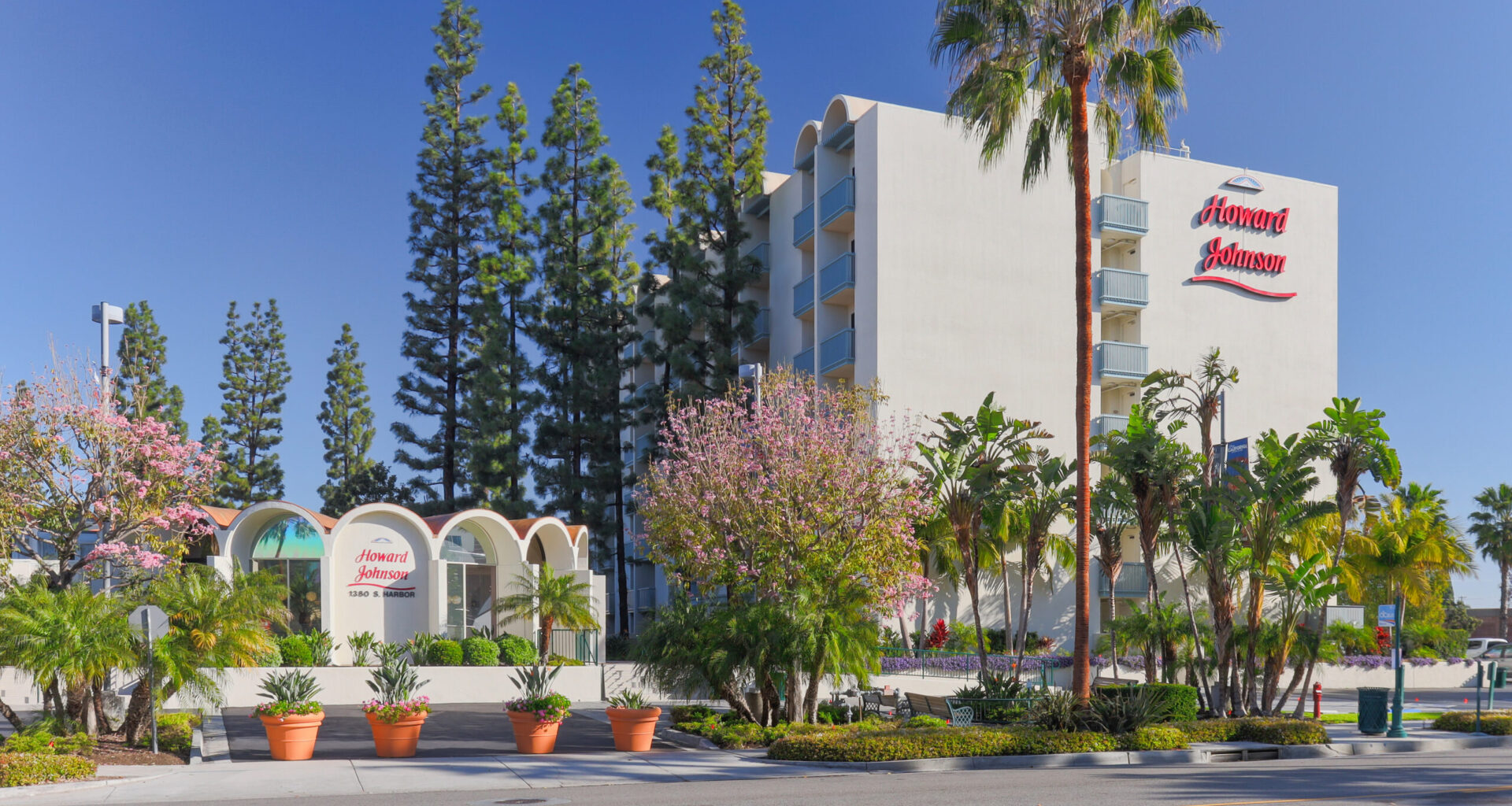 Howard Johnson Anaheim Hotel Begins $30M Upgrade