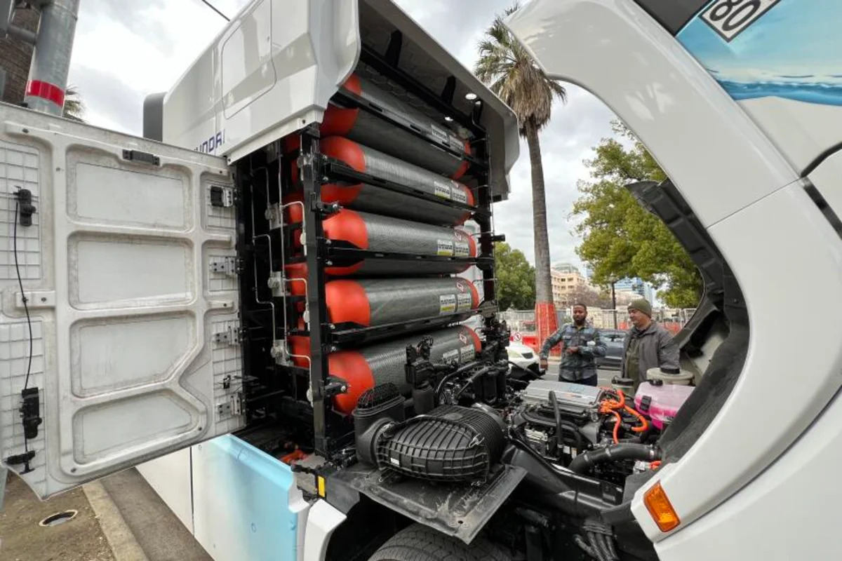 Hydrogen failed as car fuel. Now California's big dollar bet on it for green energy is fading, too