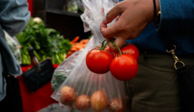 Changes are coming to Sacramento’s Midtown Farmers Market. What to know when you go