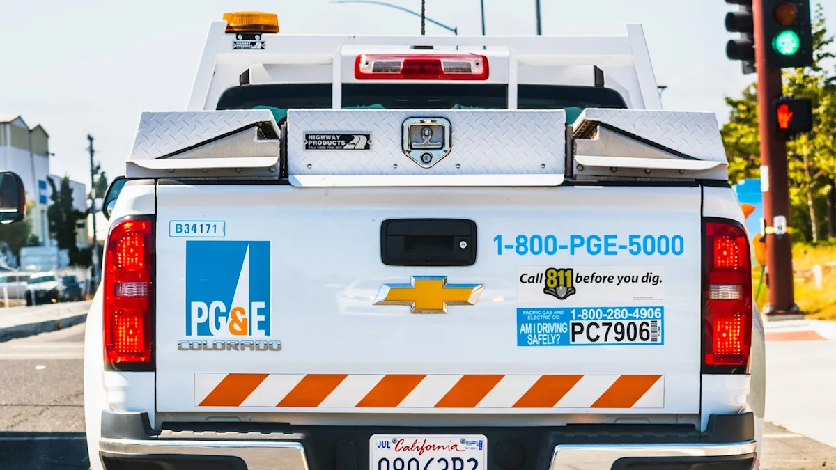 More than 2,700 PG&E customers lose power in California as crews race to restore service