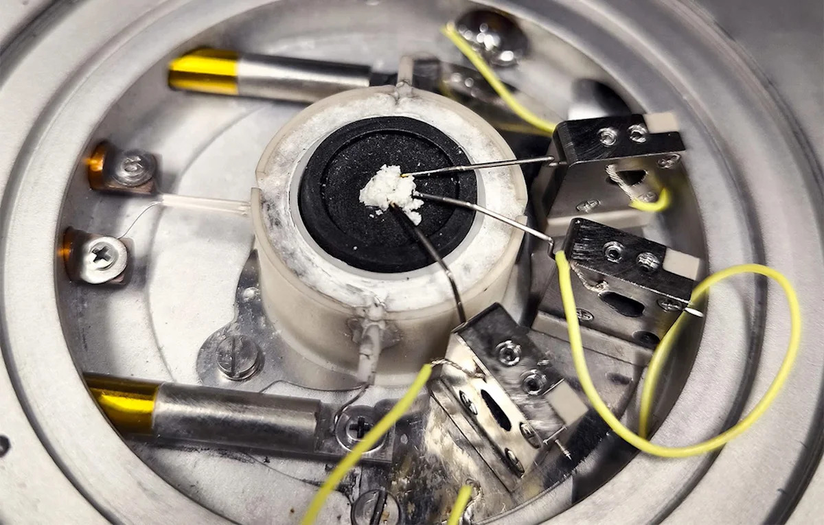 Scientists in California pulled carbon from the air, then made graphite without mining