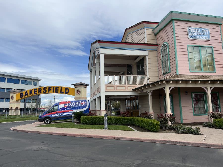 Among the offers for Buck Owens’ shuttered Crystal Palace: A deal that means tearing it down