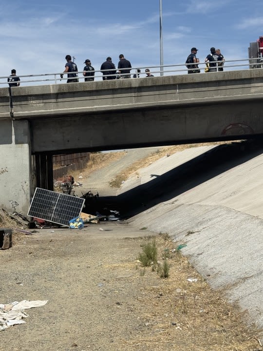 Homeless encampment fire shuts down bridge in north Sacramento