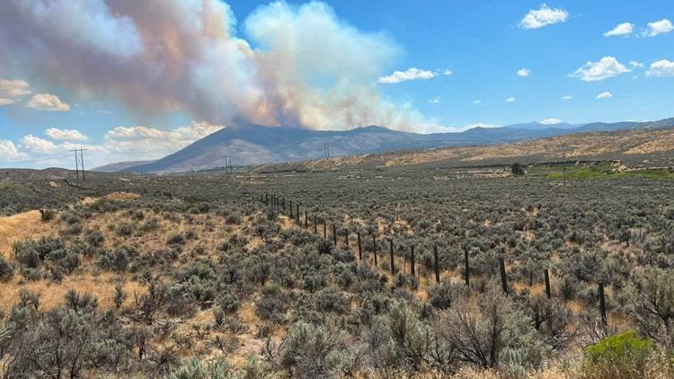 Hawk Fire near California-Nevada border prompts evacuation warnings in Sierra County