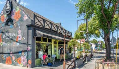 Sacramento’s Freeport Bakery to get new owner as founders retire after 40 years