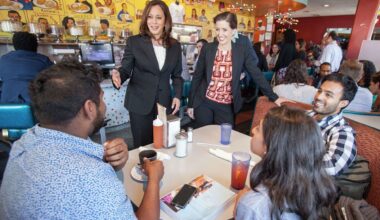 Longtime Oakland soul food restaurant known for hosting notable political guests to close