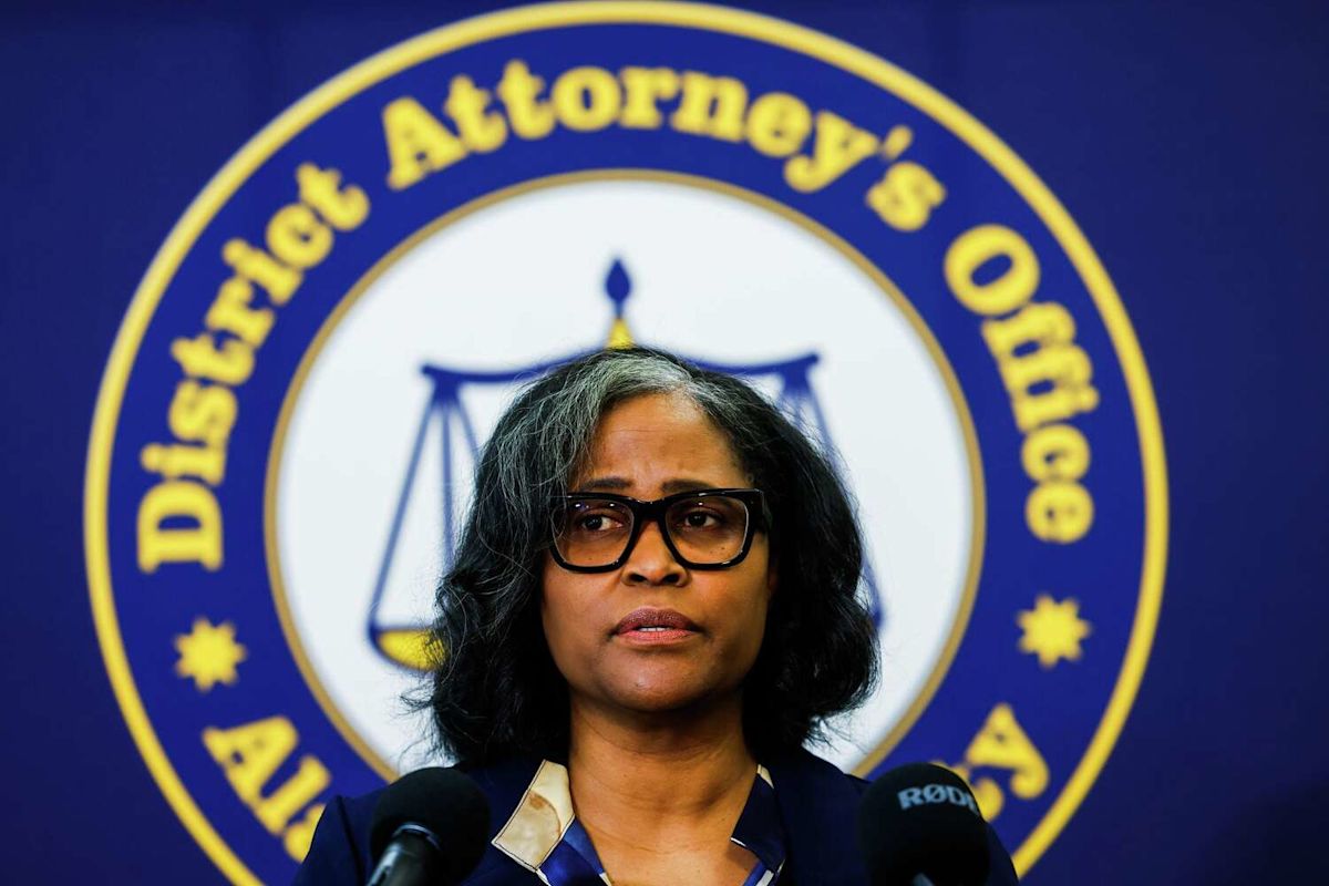 DA: Teen used video of assault-style rifle to threaten Oakland school official