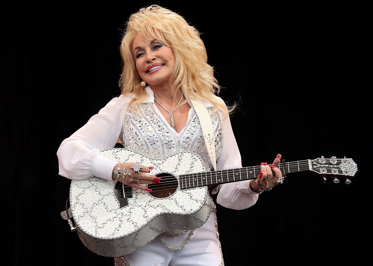 Flags to be lowered in California and nationwide to honor Dolly Parton