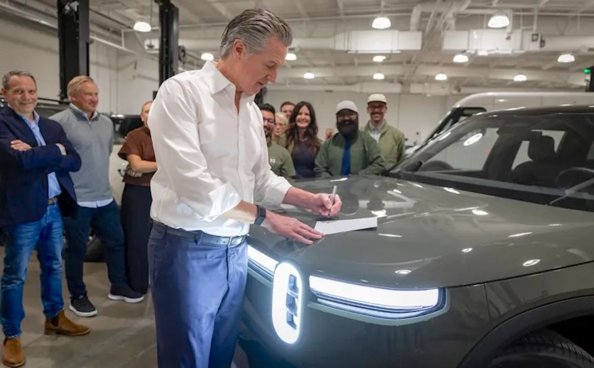 California approves EV rebates, $95.2 million for chargers and hydrogen fueling sites
