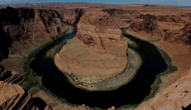 Feds order steep Colorado River water cuts for Arizona, California and Nevada