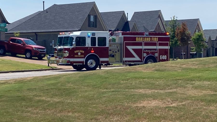 Man dead, suspected pipe bomb found in Oakland, TN home, officials say