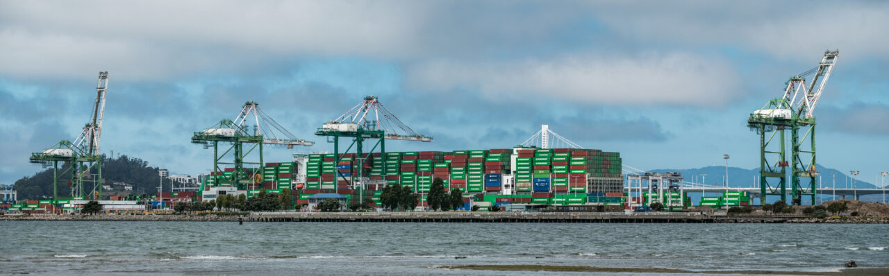 Port of Oakland's laden cargo holds firm through July