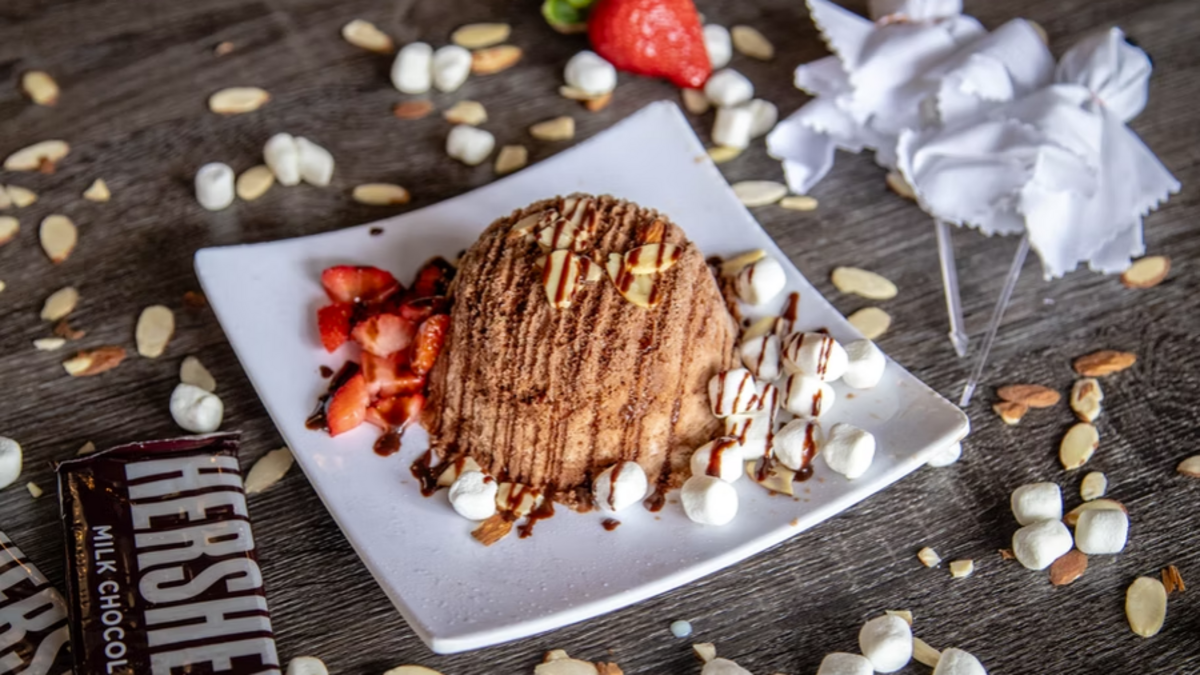 Fresno dessert shop reopens after lease mix-up