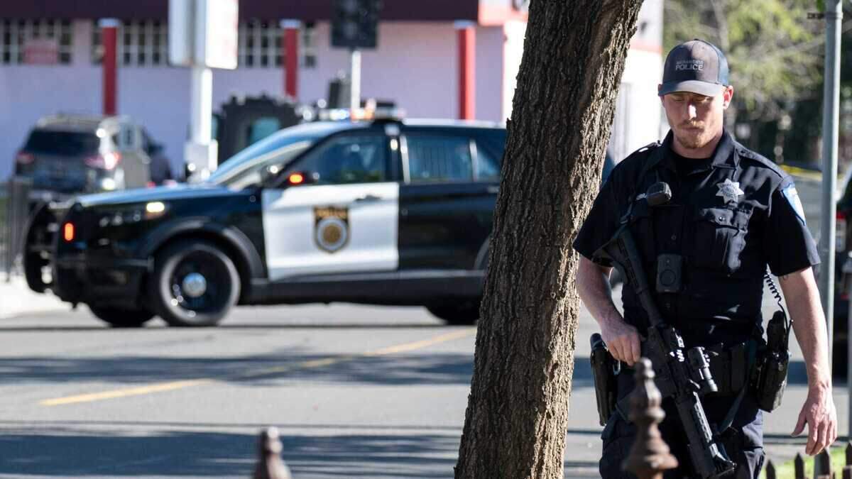 Sacramento police officers respond to an incident in the Oak Park section of Sacramento in March. The union representing the department’s rank-and-file officers said it had made its “last, best and final offer” to the city after months of contract negotiations. Sacramento police officers respond to an incident in the Oak Park section of Sacramento in March. The union representing the department’s rank-and-file officers said it had made its “last, best and final offer” to the city after months of contract negotiations.