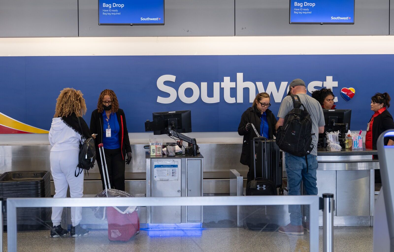 What did Oakland get after dismissing lawsuit against Southwest? Fewer flights