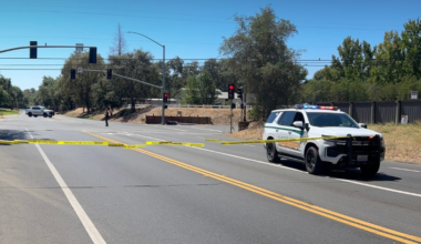 Person killed in two-car crash in Loomis