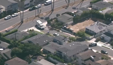Bomb squad investigates possible explosive device in Manhattan Beach – NBC Los Angeles