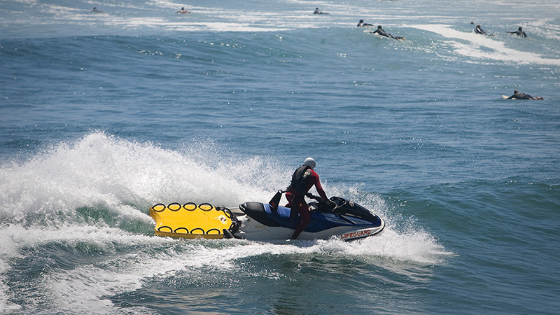 Long Beach Rescue Team Searches for Man Who Fell Off Jet Ski