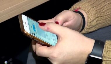 California lawmakers propose bill that would ban smartphones from bell to bell