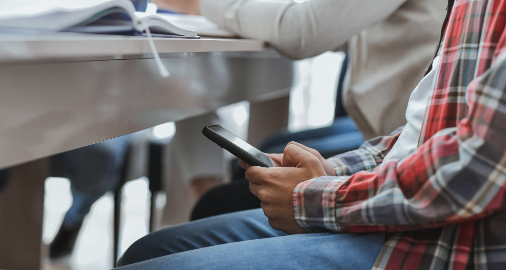 Why Oakland Unified Is Banning Cellphones