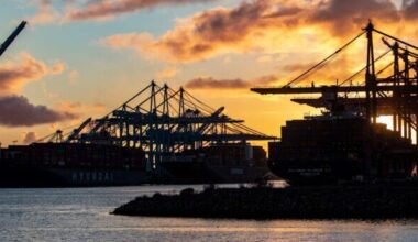 Port of Los Angeles and Long Beach strengthen clean-air incentives