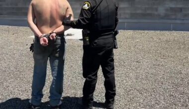 Man arrested on Safeway roof in Sacramento County