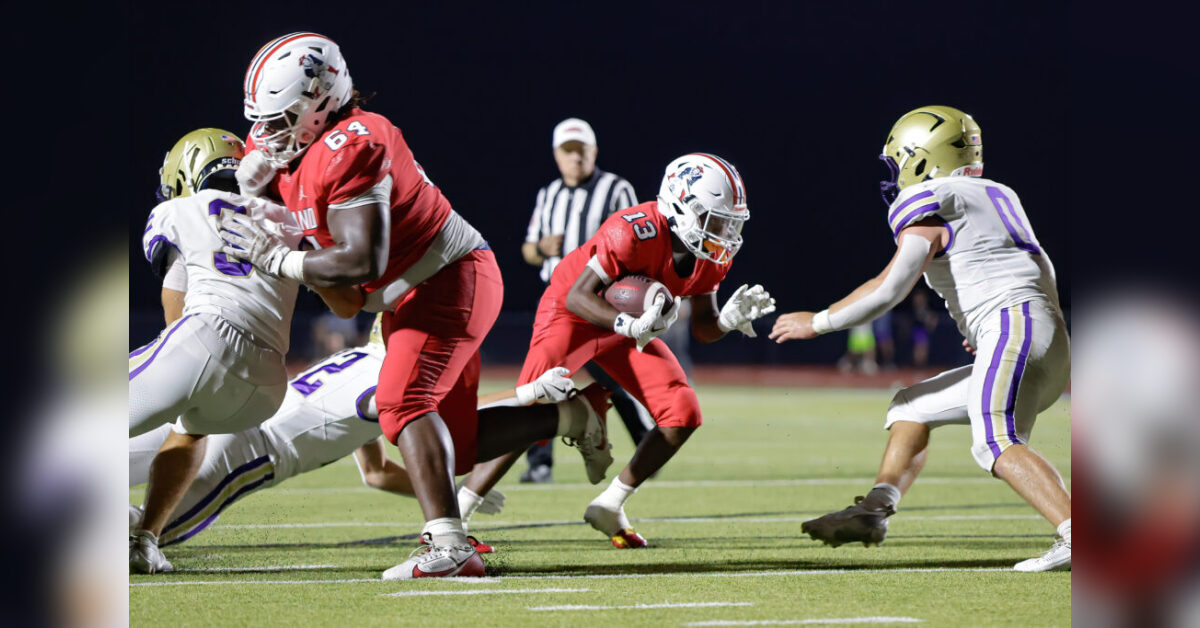 No. 1 Oakland blasts Centerville, Ohio 50-20