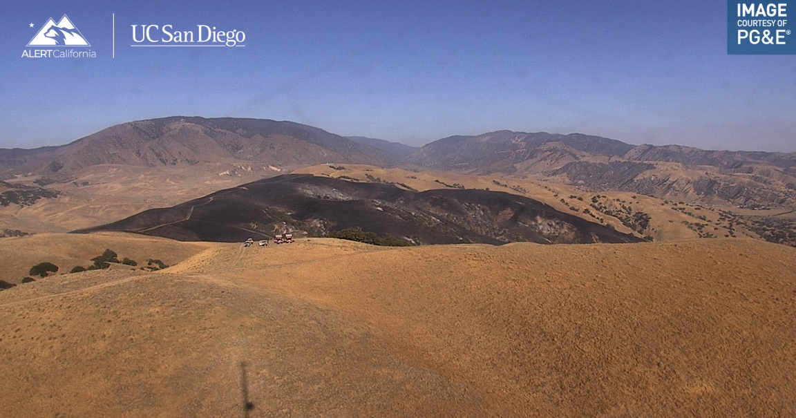 Evacuation orders rescinded for 1,057-acre Ridge Fire in northern Los Angeles County as containment reaches 30%