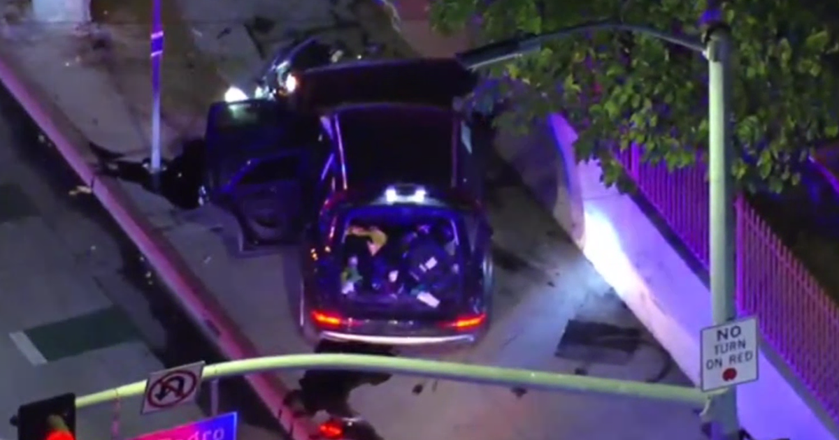 Woman arrested after South Los Angeles pursuit ends in crash