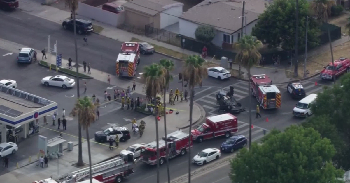 8 injured in San Fernando Valley rollover crash