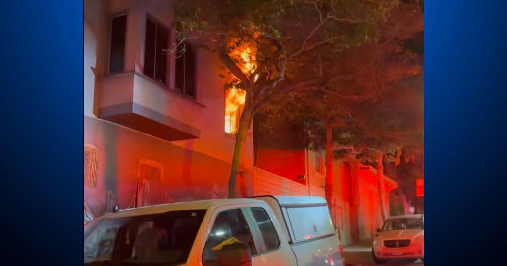 18 rescued in overnight apartment fire in San Francisco's Alamo Square