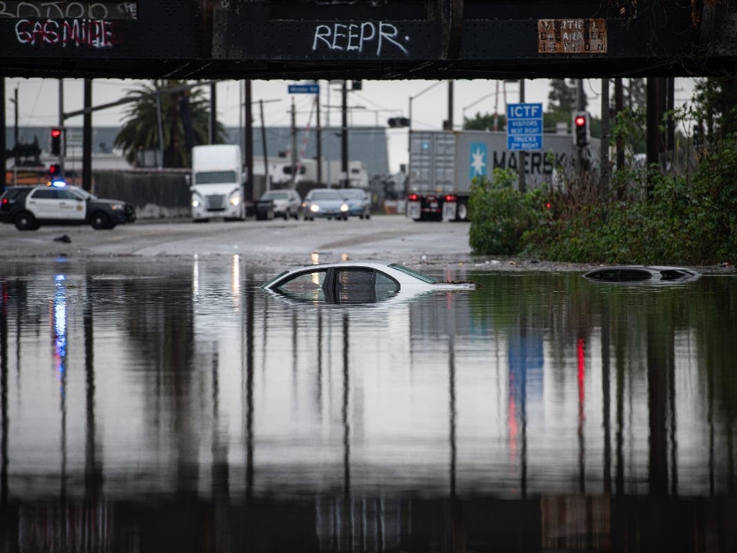 Seawater Spills Onto Long Beach Streets As High Tides Hit Coast: Report