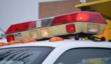 Man who attempted to cross Southfield street in wheelchair dies after being hit by car – The Oakland Press