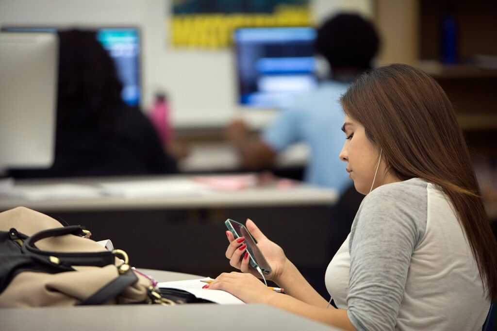 What Meta’s $17 billion social media addiction settlement means for California teens • Long Beach Post News