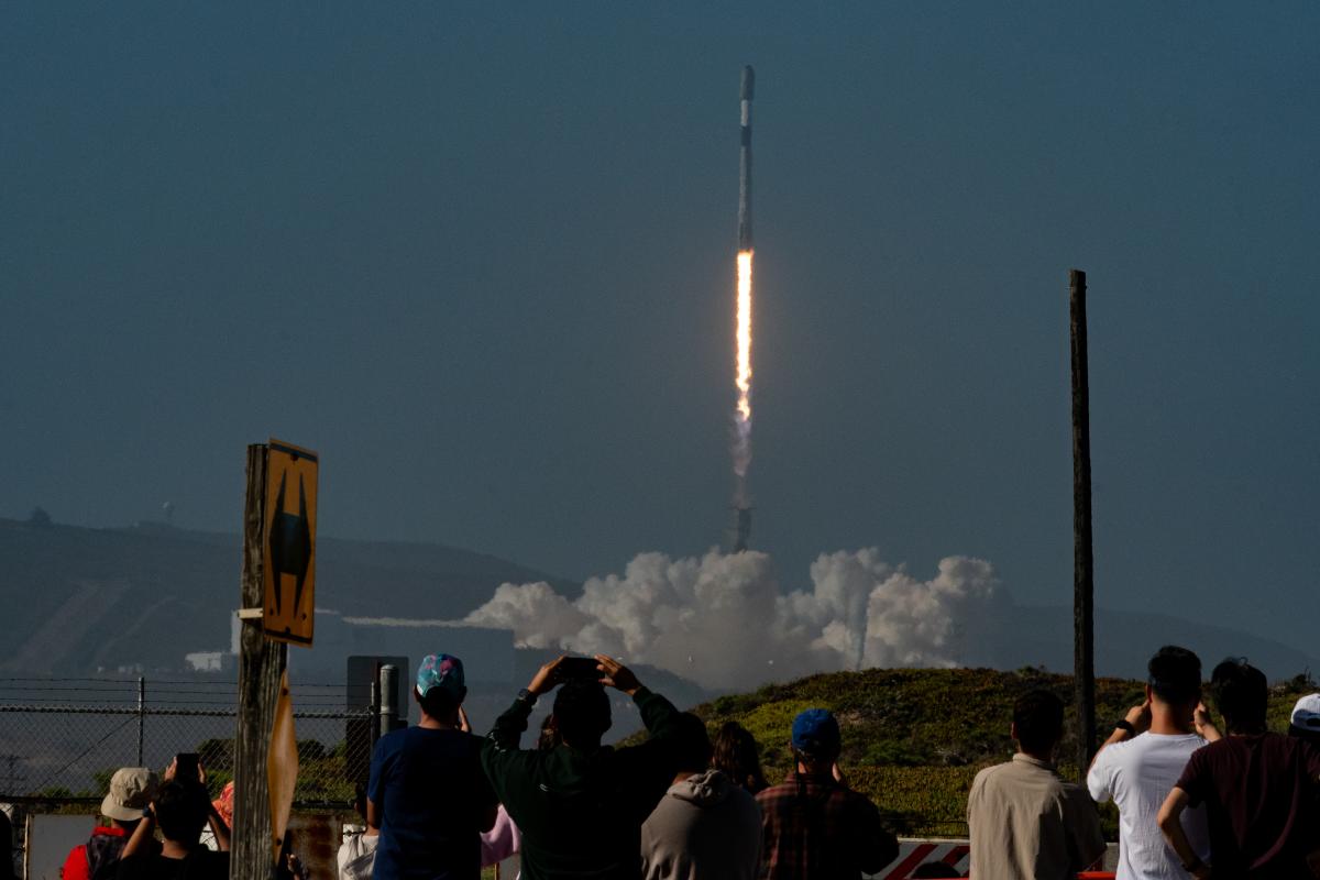 SpaceX to launch Falcon 9 rocket from Vandenberg Base in California