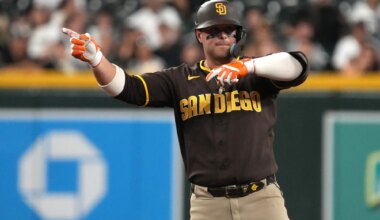 Padres win, earn crucial series split with Diamondbacks